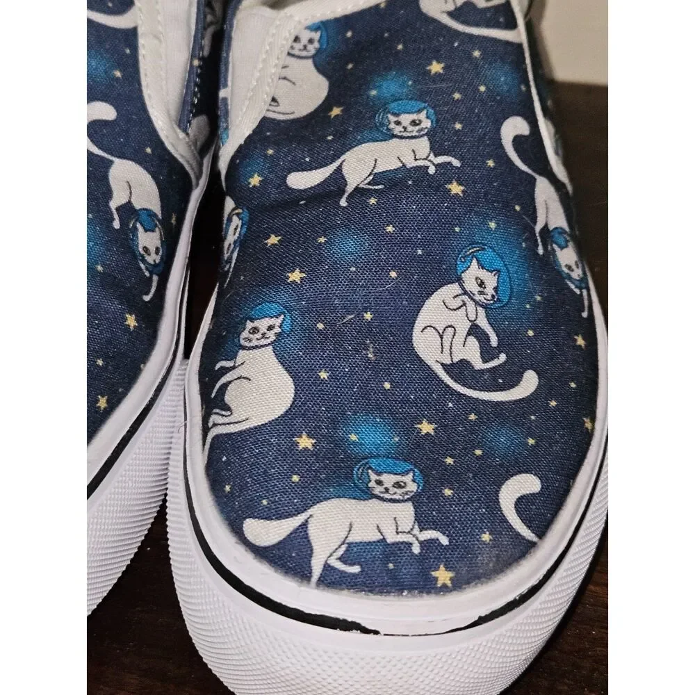 Groove Bags & Custom Kicks Size 6.5 Men/8.5Women 